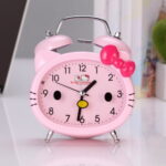 Réveil Hello Kitty ovale rose