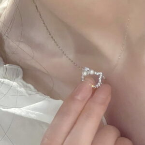 Collier pendentif Hello Kitty